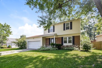 4907 Lunenburg Dr Louisville, KY 40245